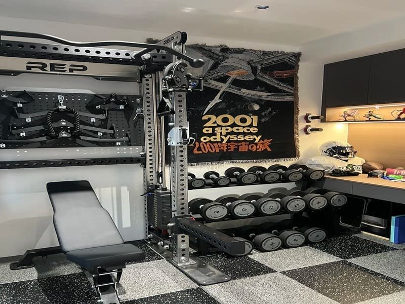 Прочное резиновое напольное покрытие